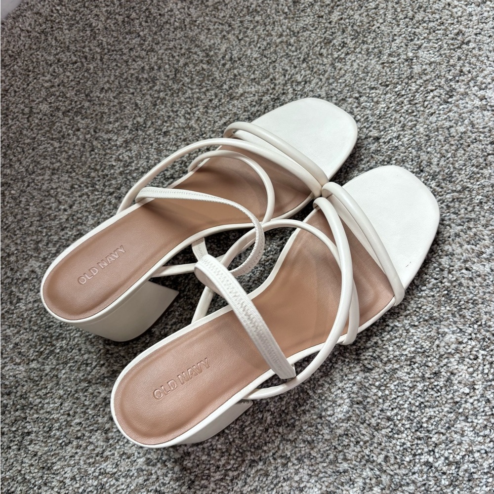 Old Navy Women's Cream Strappy Sandals